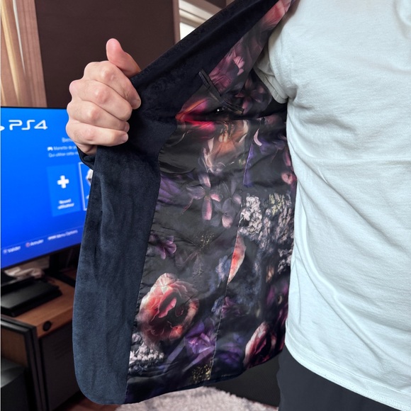 Blazer - Picture 4 of 6